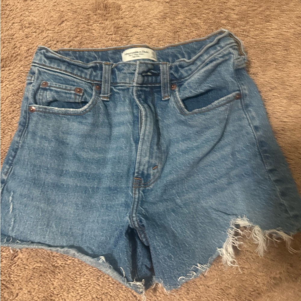 Abercrombie 4 inch Momm shorts high-rise size 25